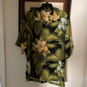 Tommy Bahama men’s flowered shirt xl green, black and dark yellow